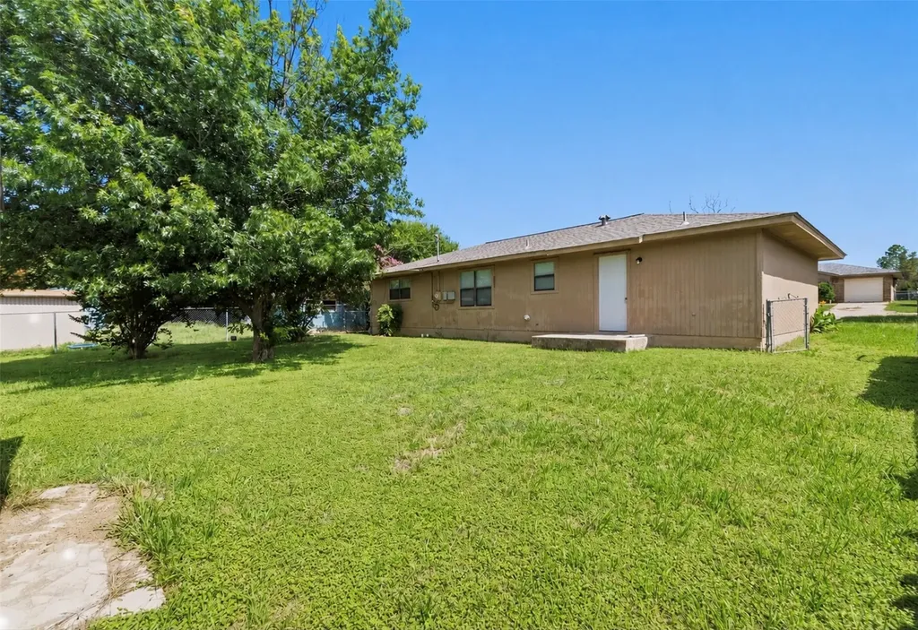 4405 Redbird Drive Brownwood TX 76801