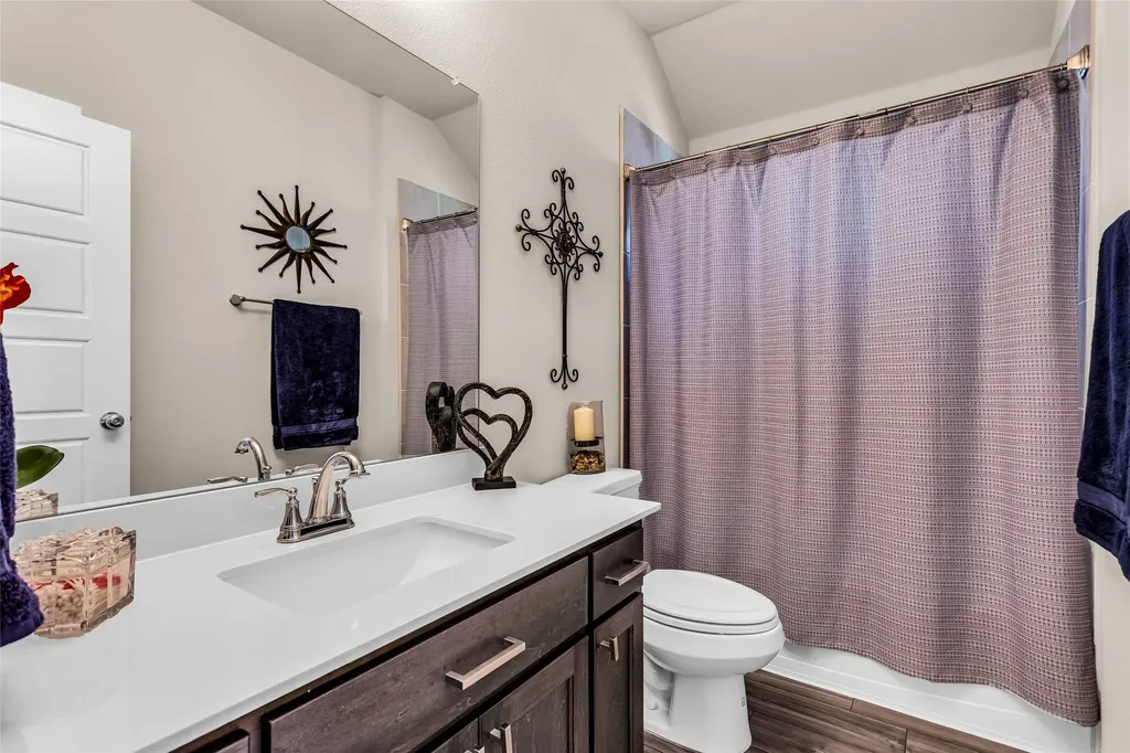 621 Hazeltine Road Red Oak TX 75154