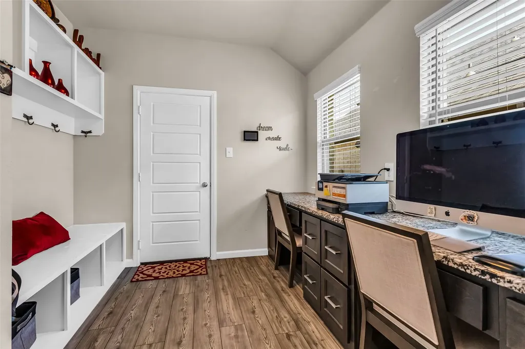 621 Hazeltine Road Red Oak TX 75154