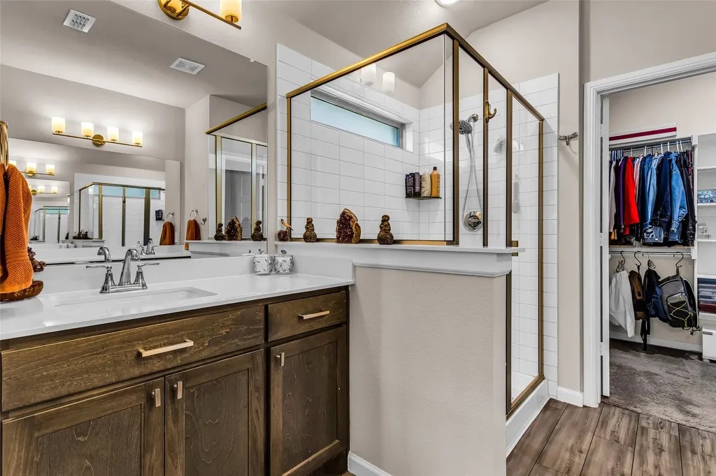 621 Hazeltine Road Red Oak TX 75154