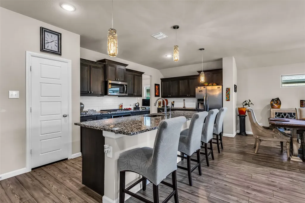 621 Hazeltine Road Red Oak TX 75154