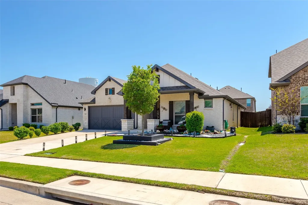 621 Hazeltine Road Red Oak TX 75154