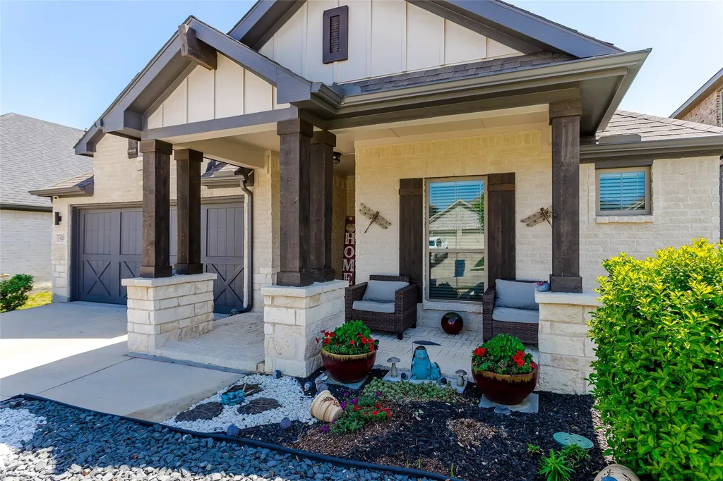 621 Hazeltine Road Red Oak TX 75154