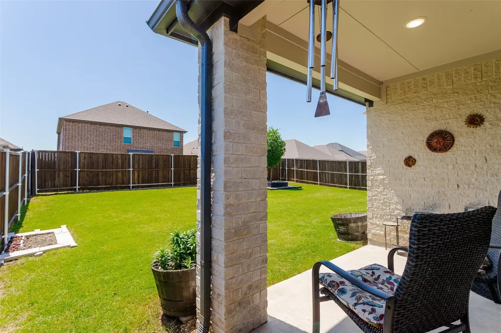 621 Hazeltine Road Red Oak TX 75154
