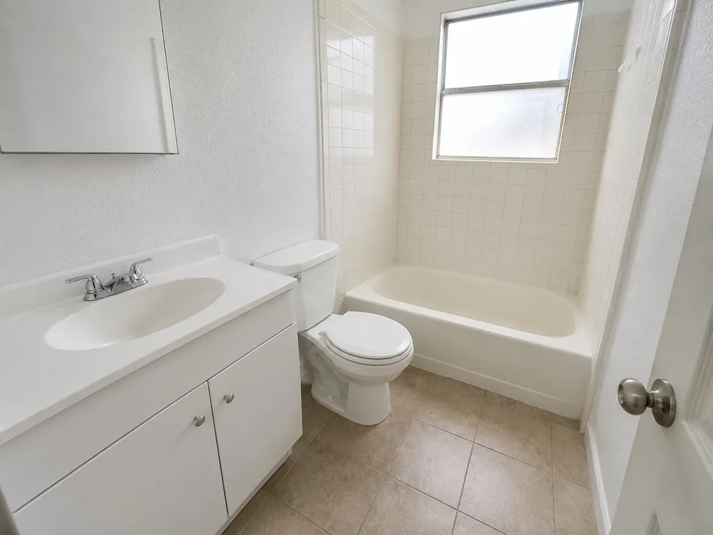 208 N Las Vegas Trail White Settlement TX 76108