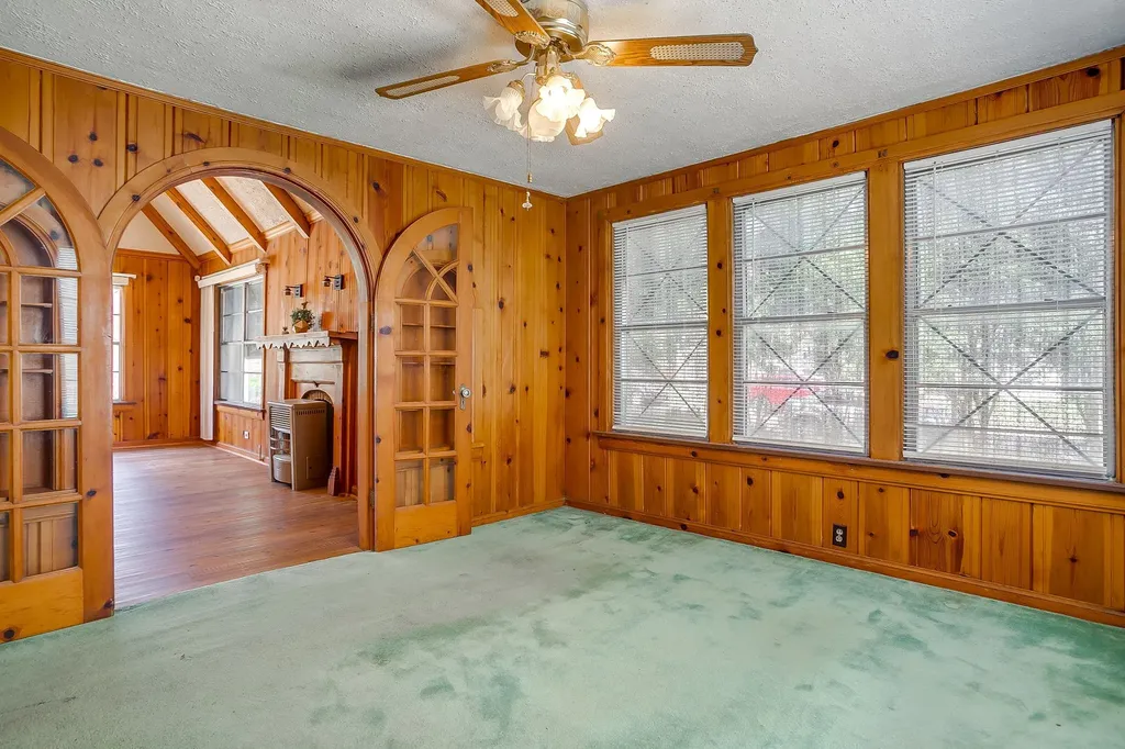 1329 Clarence Street Haltom City TX 76117