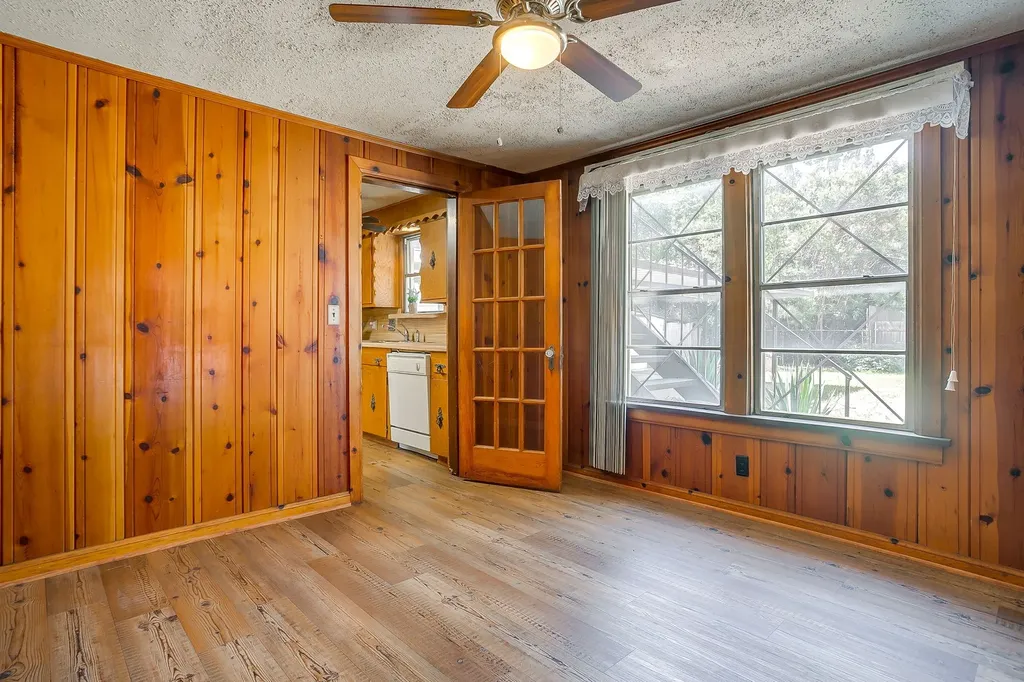 1329 Clarence Street Haltom City TX 76117