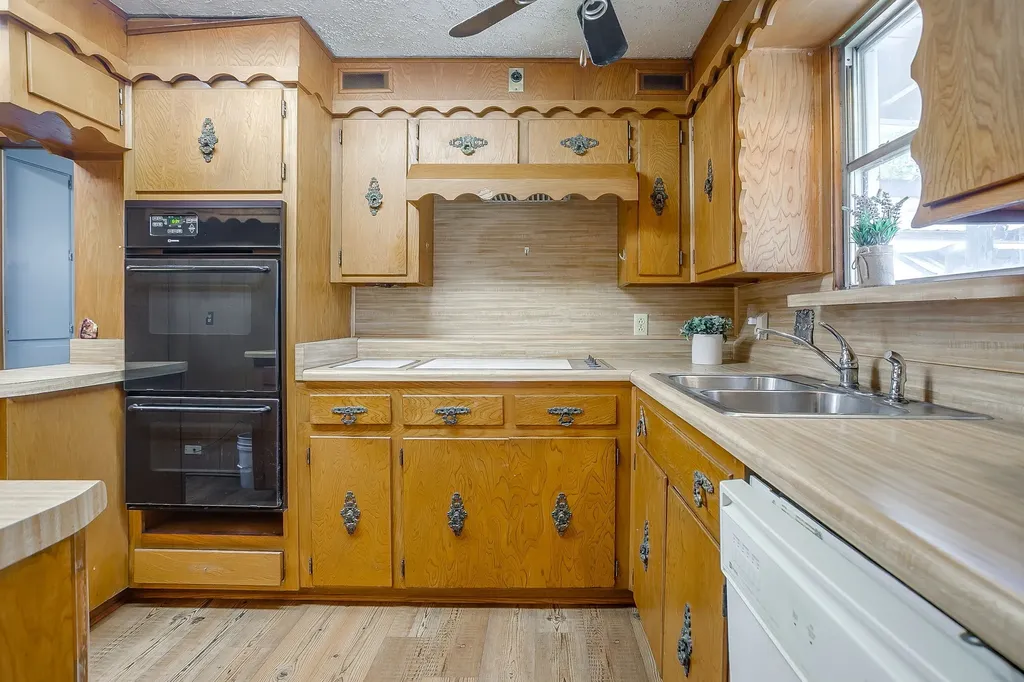 1329 Clarence Street Haltom City TX 76117