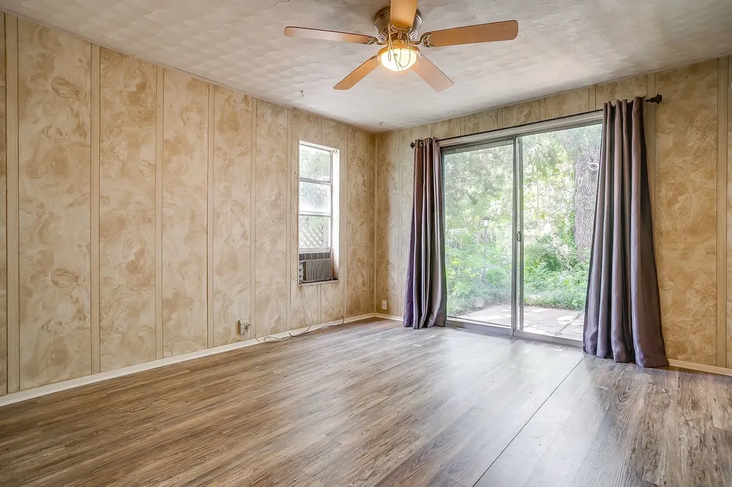 1329 Clarence Street Haltom City TX 76117