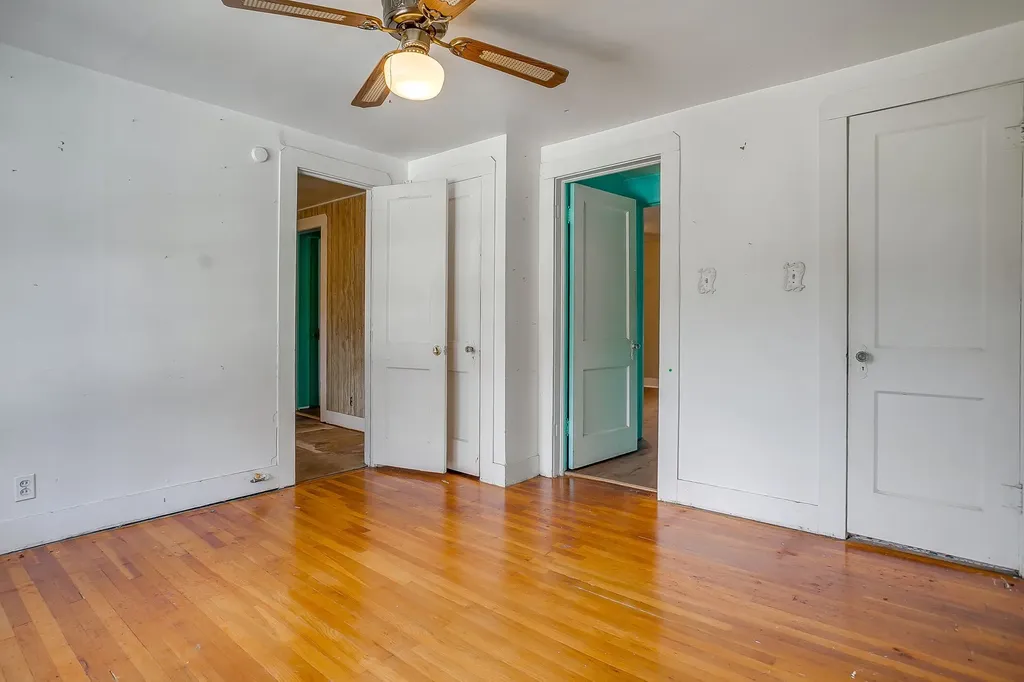1329 Clarence Street Haltom City TX 76117