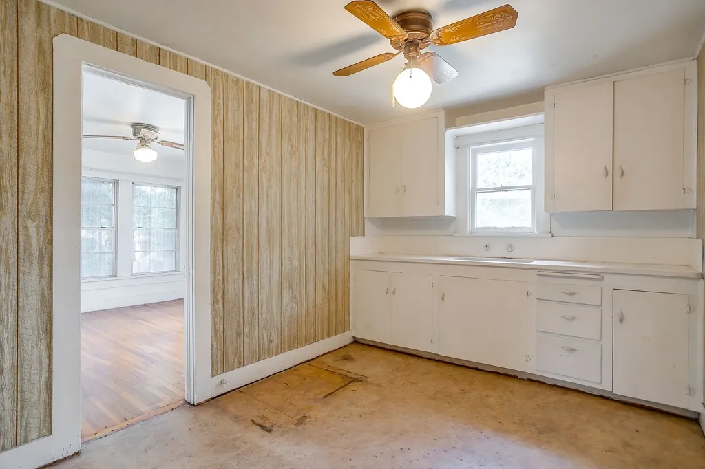 1329 Clarence Street Haltom City TX 76117