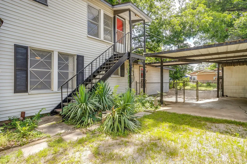 1329 Clarence Street Haltom City TX 76117