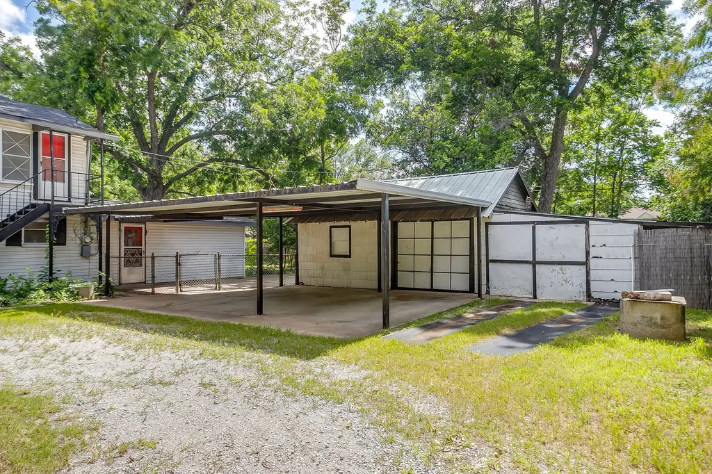 1329 Clarence Street Haltom City TX 76117