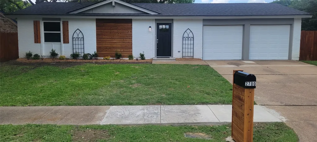 2700 Ozark Drive Arlington TX 76014