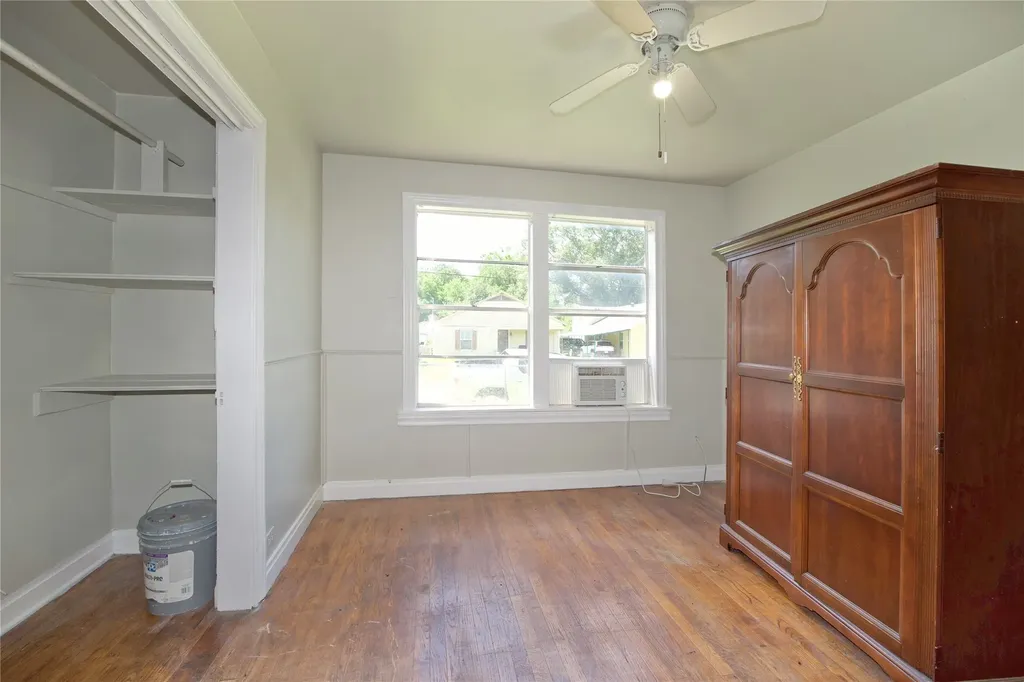 901 N Howeth Gainesville TX 76240