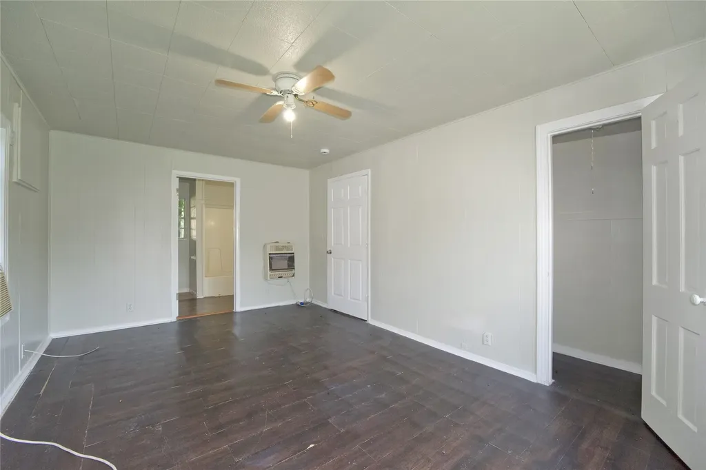 901 N Howeth Gainesville TX 76240