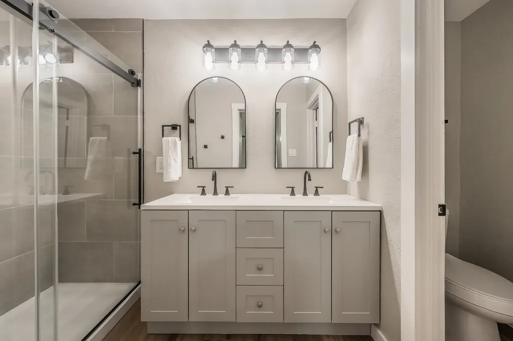 717 Cain Street Lake Dallas TX 75065