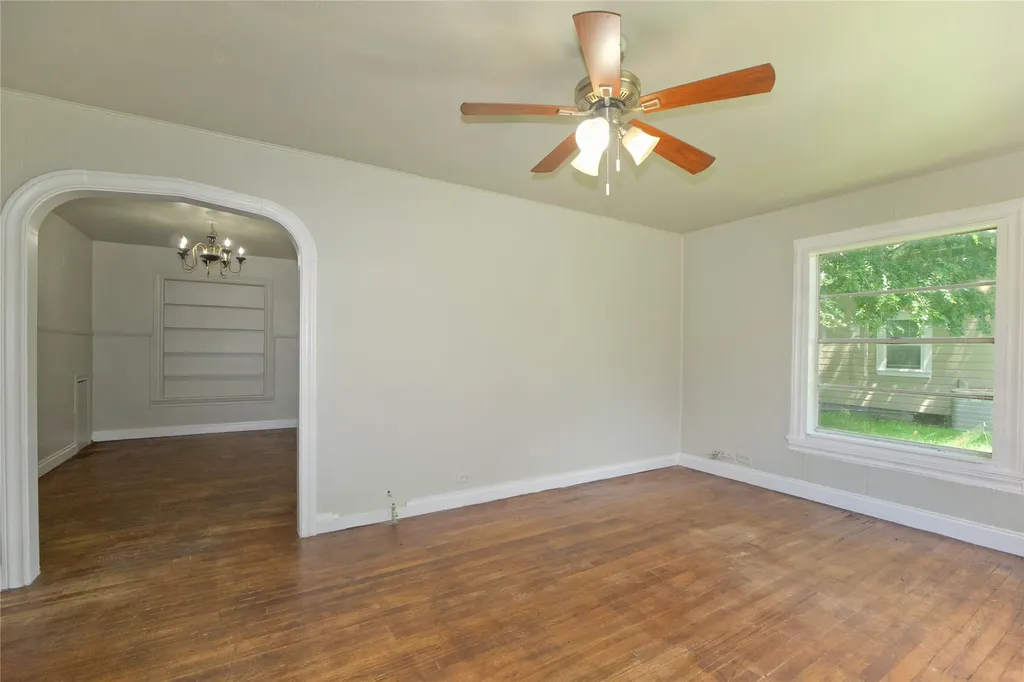901 N Howeth Gainesville TX 76240