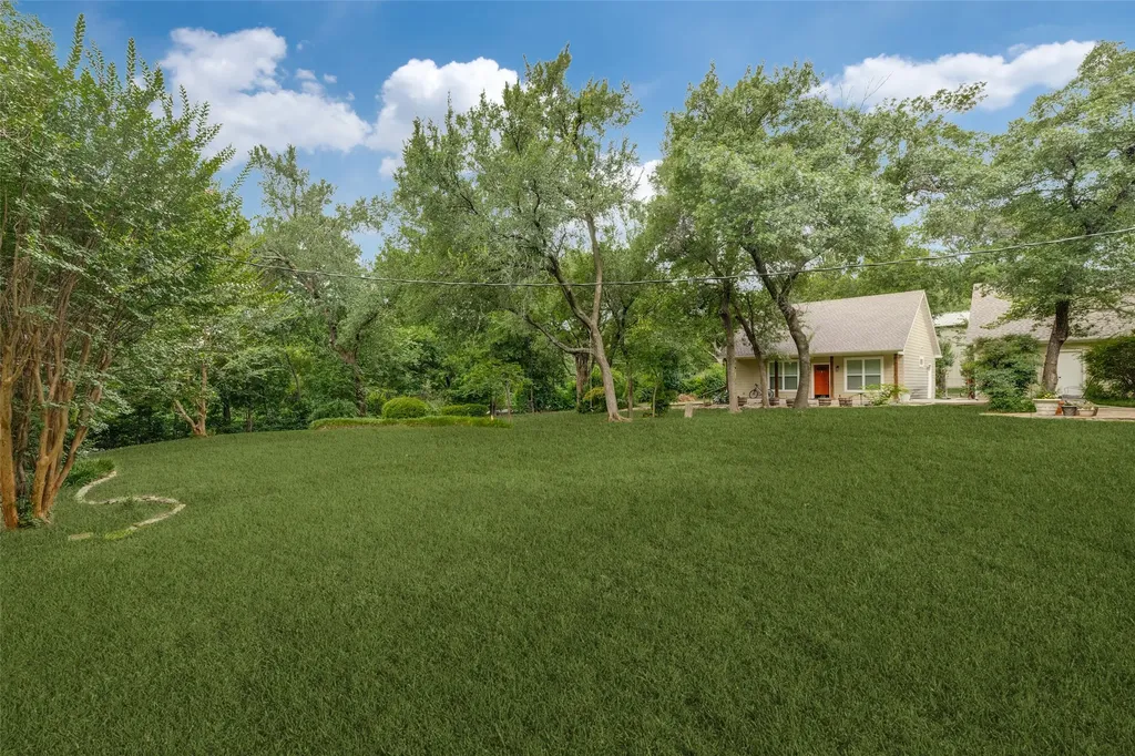 1020 Young Trail Fairview TX 75069