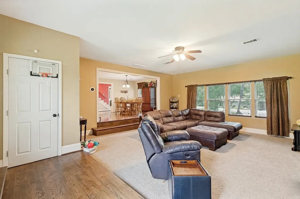 1020 Young Trail Fairview TX 75069