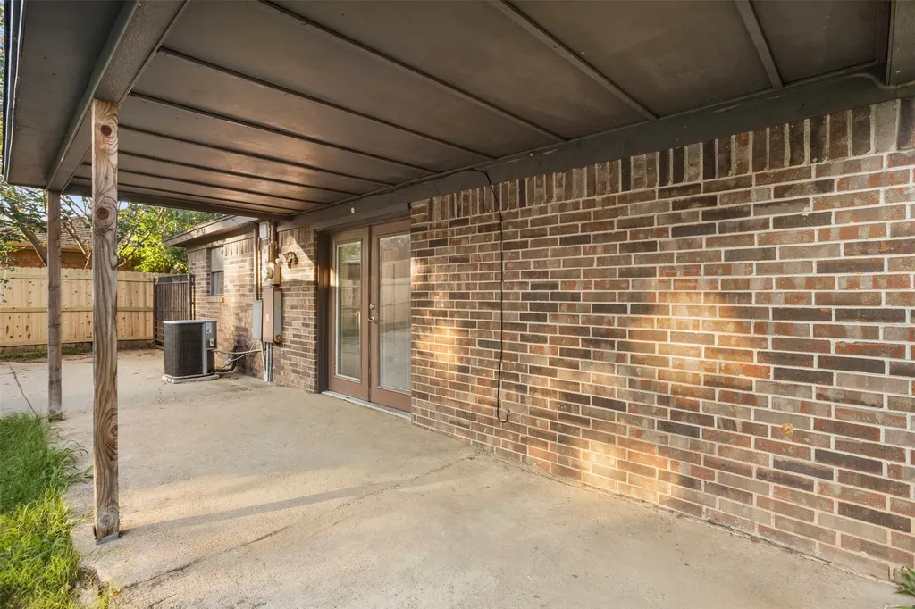 6200 Big Springs Drive Arlington TX 76001