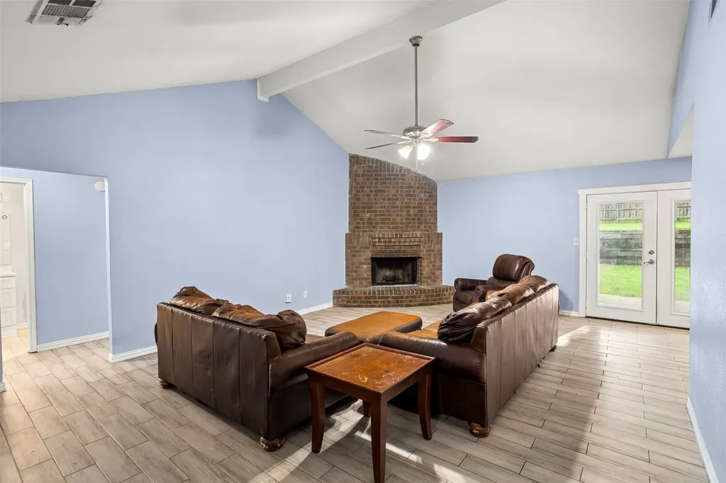 6200 Big Springs Drive Arlington TX 76001