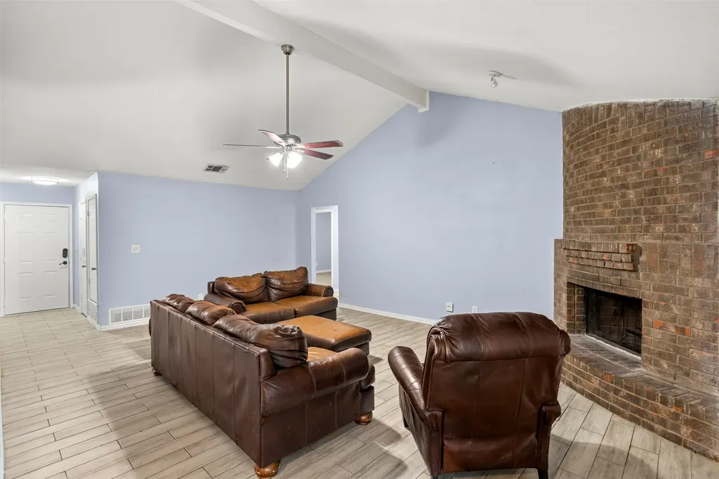 6200 Big Springs Drive Arlington TX 76001