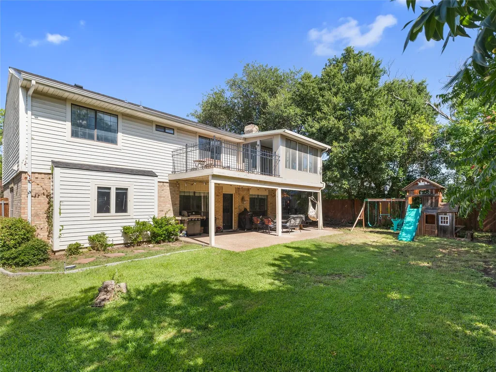 2303 Fall River Drive Arlington TX 76006
