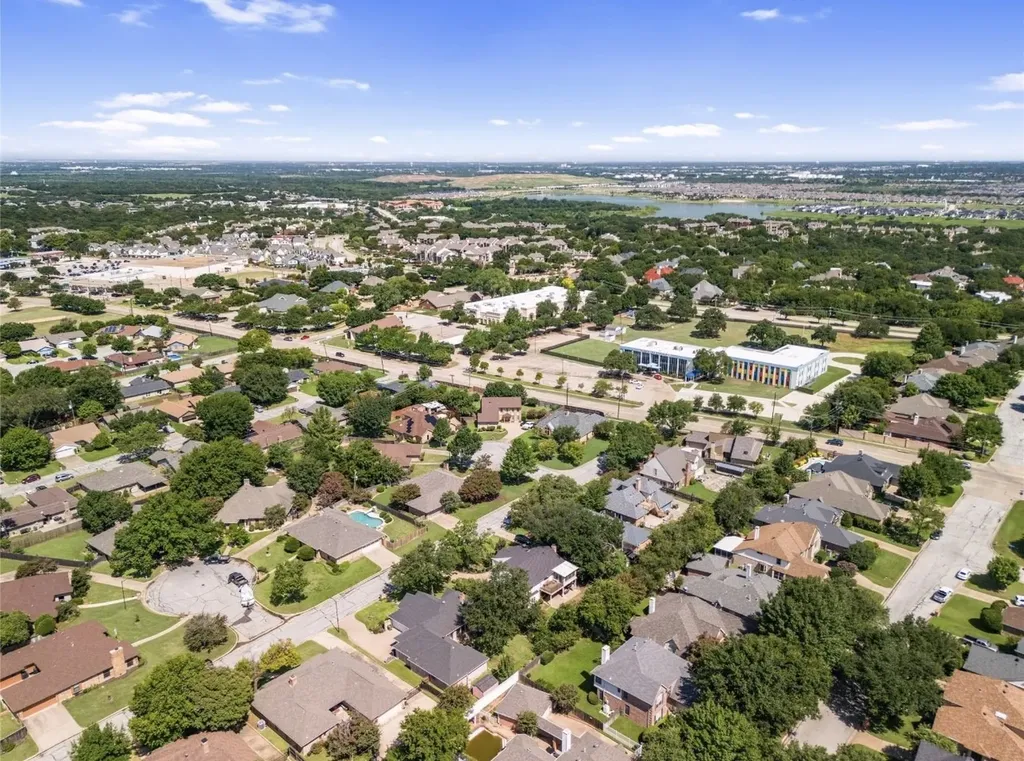 2303 Fall River Drive Arlington TX 76006