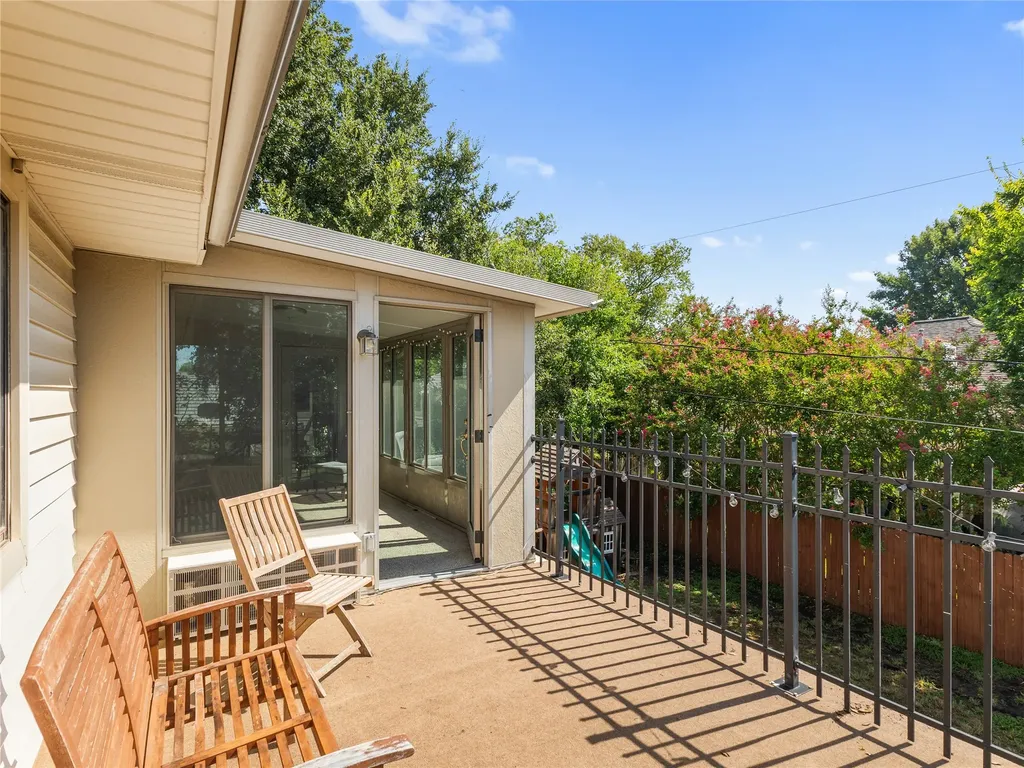 2303 Fall River Drive Arlington TX 76006