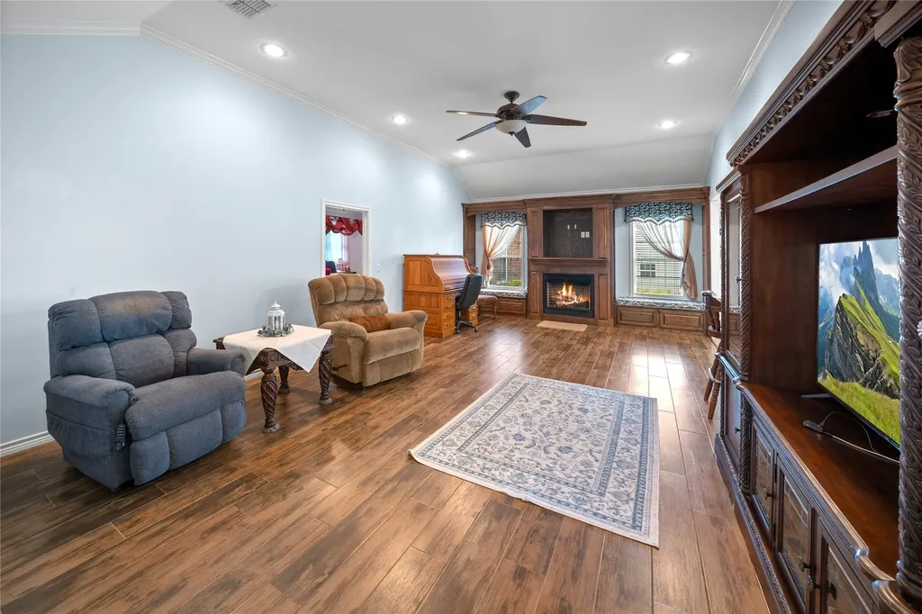 14226 County Road 434 Lindale TX 75771