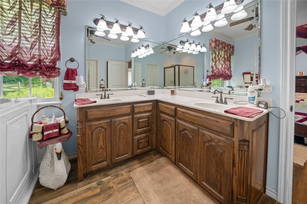 14226 County Road 434 Lindale TX 75771