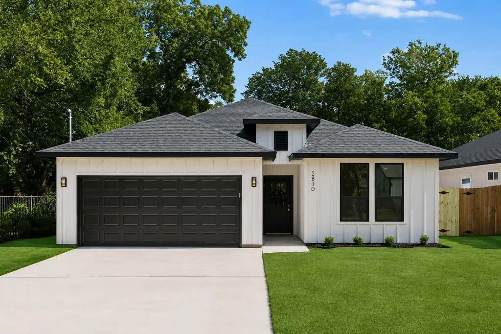 2810 Gillespie Street Greenville TX 75401