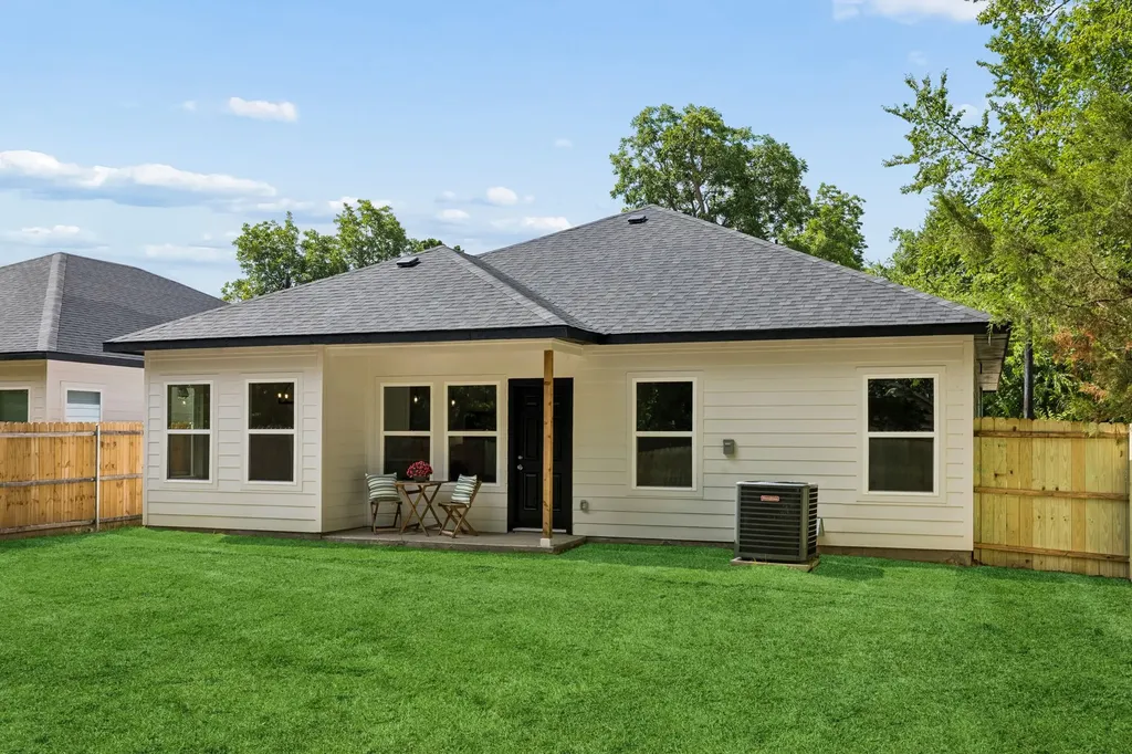 2810 Gillespie Street Greenville TX 75401