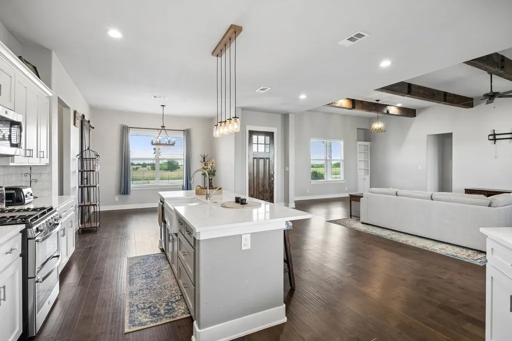 14875 County Road 255 Valley View TX 76272