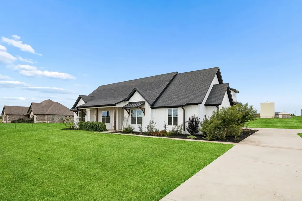 14875 County Road 255 Valley View TX 76272