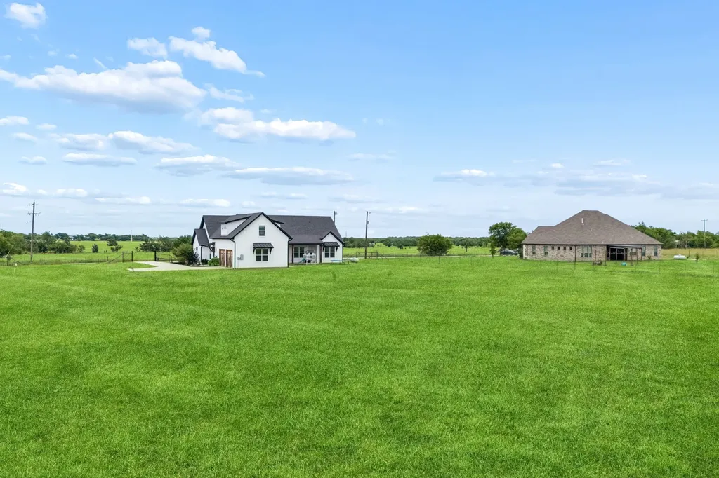 14875 County Road 255 Valley View TX 76272