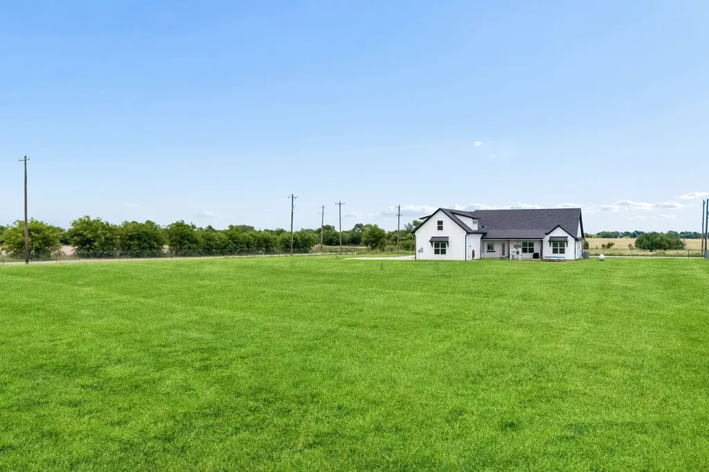14875 County Road 255 Valley View TX 76272