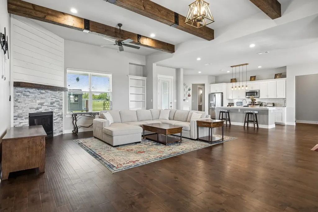 14875 County Road 255 Valley View TX 76272