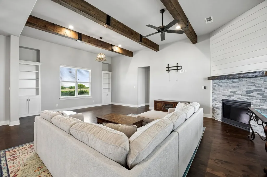 14875 County Road 255 Valley View TX 76272