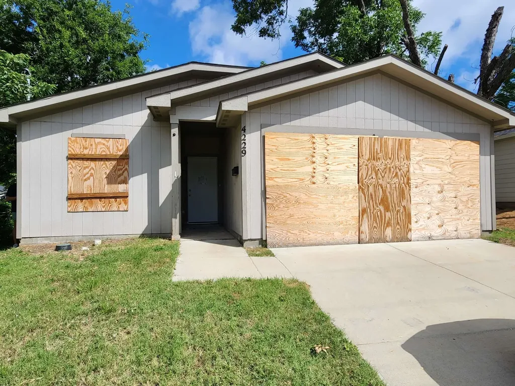4229 Spring Avenue Dallas TX 75210