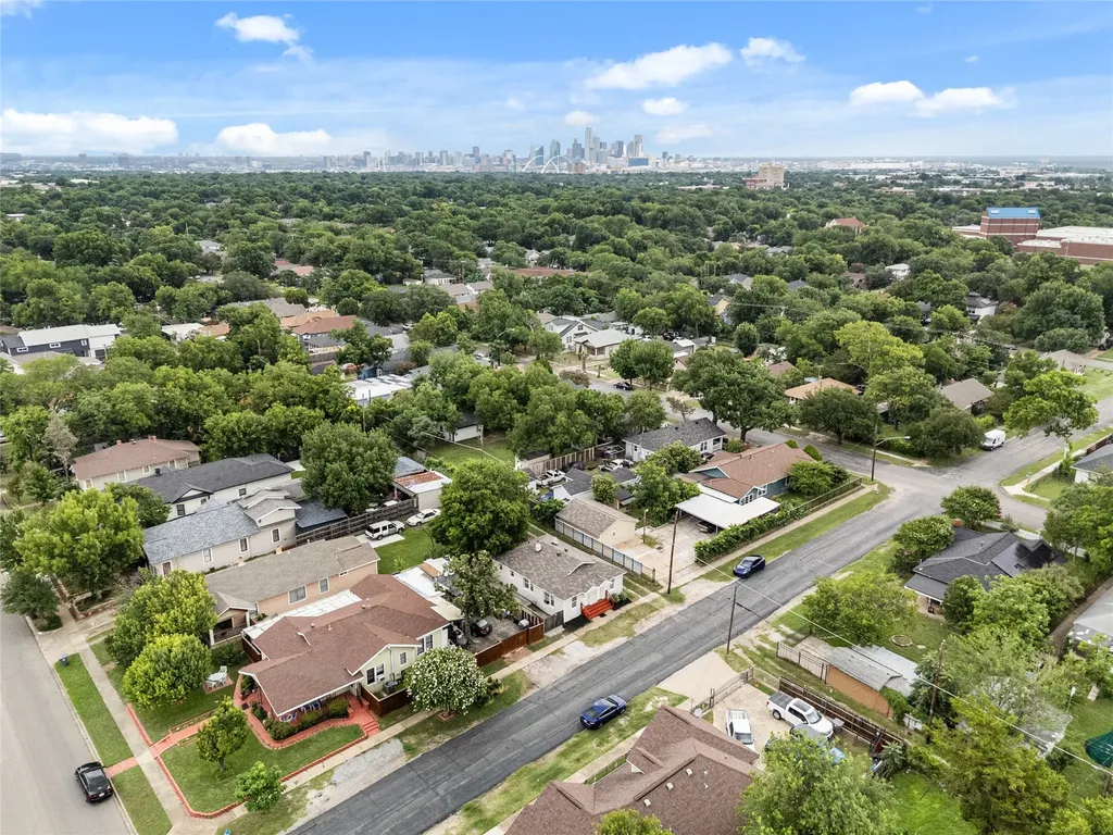 1815 W Brooklyn Avenue Dallas TX 75208