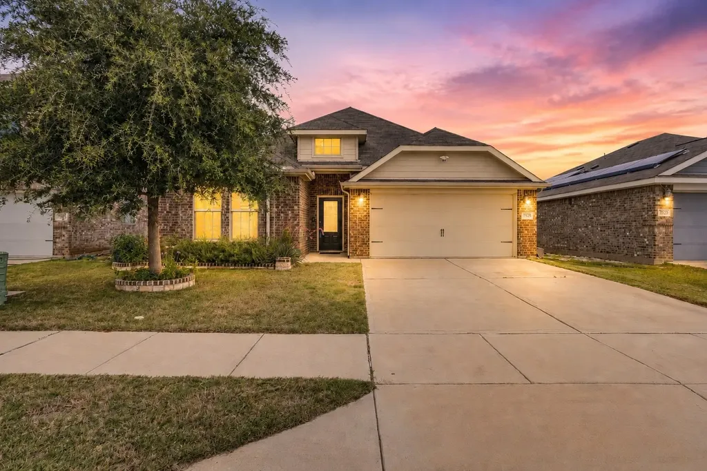 7529 Pleasant Oaks Street Fort Worth TX 76120