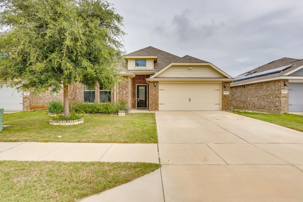 7529 Pleasant Oaks Street Fort Worth TX 76120