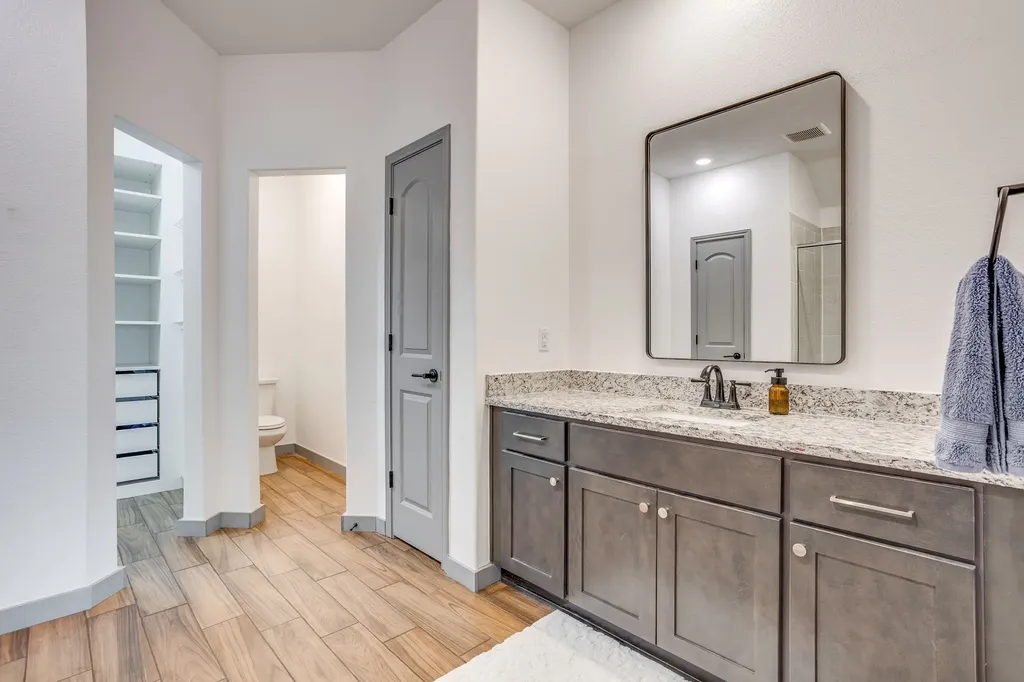 7529 Pleasant Oaks Street Fort Worth TX 76120