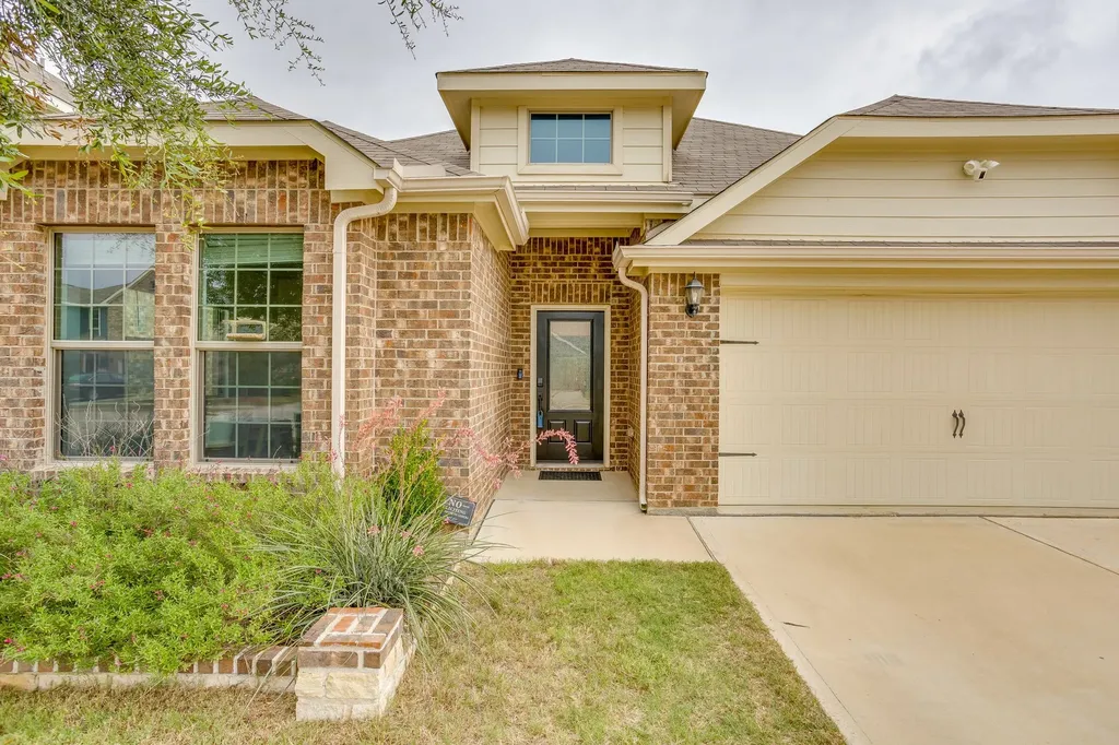7529 Pleasant Oaks Street Fort Worth TX 76120