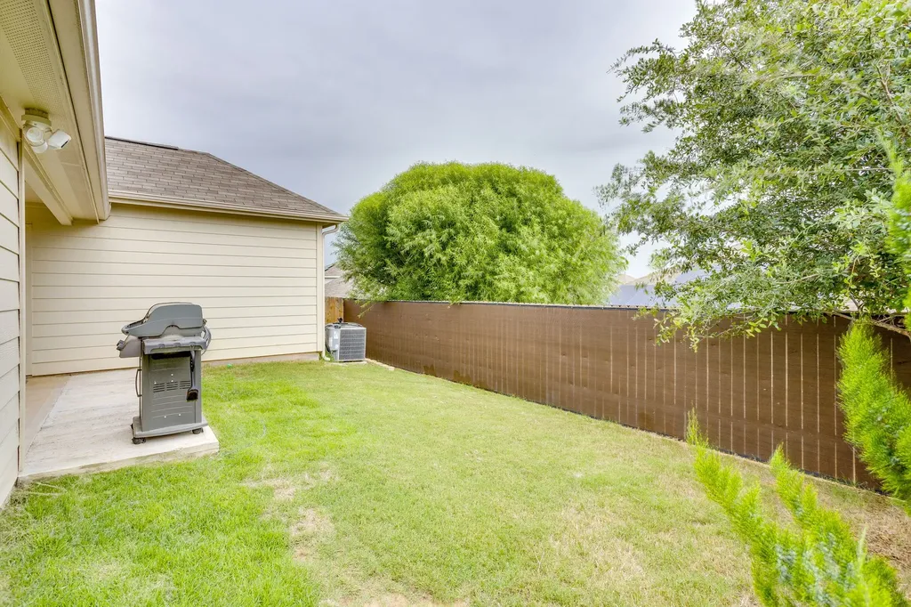 7529 Pleasant Oaks Street Fort Worth TX 76120