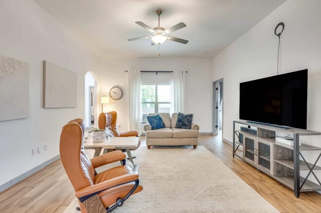 7529 Pleasant Oaks Street Fort Worth TX 76120
