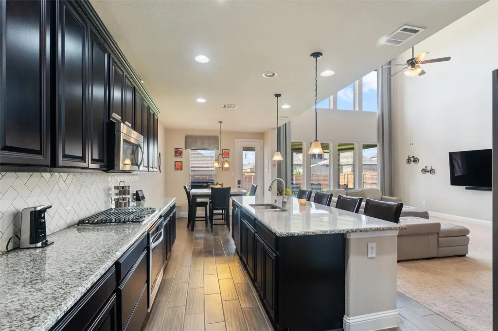 341 Vista Park Drive Sunnyvale TX 75182