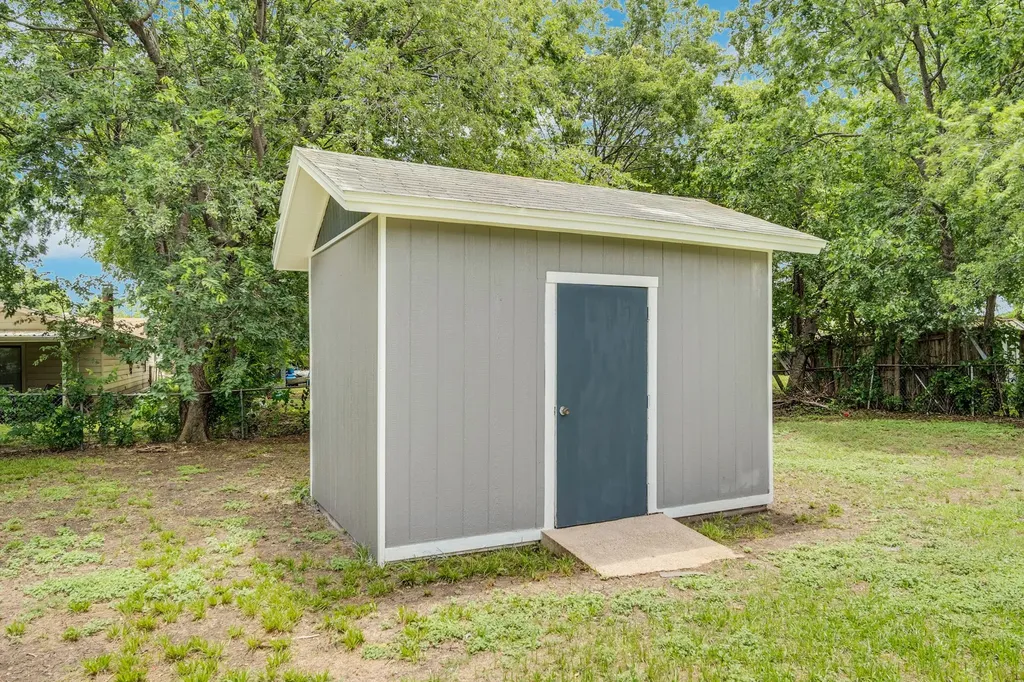 1744 Gill Street Blue Mound TX 76131